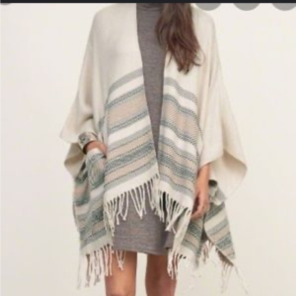 Abercrombie & Fitch Sweaters - Abercrombie & Fitch Fringe Poncho Sweater Pockets -OS
